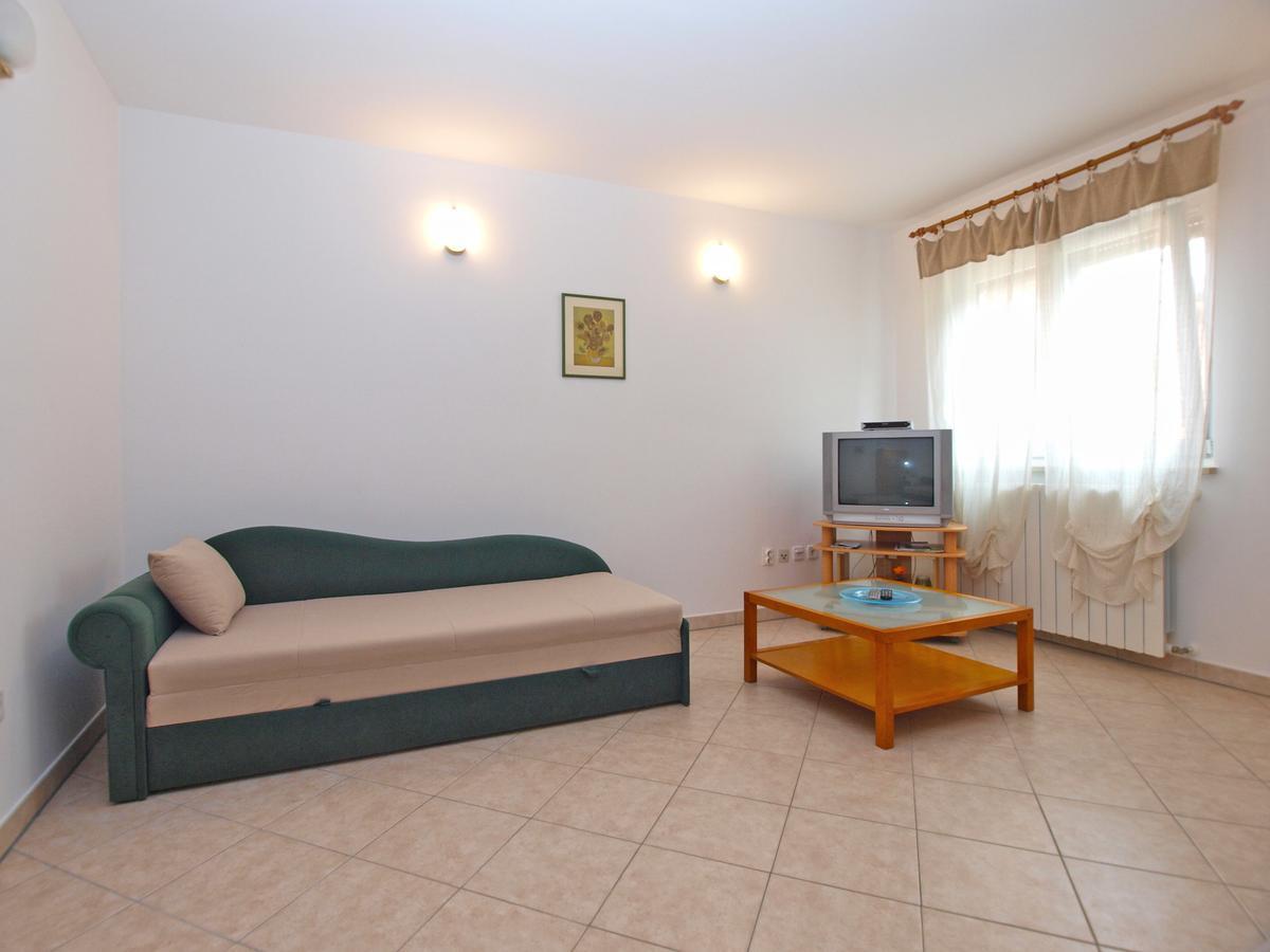 Apartment Alma 1600 Pula Luaran gambar