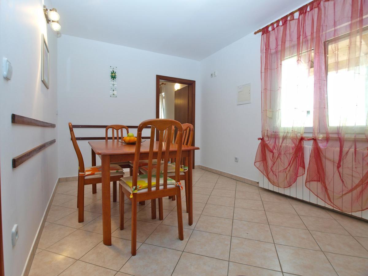 Apartment Alma 1600 Pula Luaran gambar