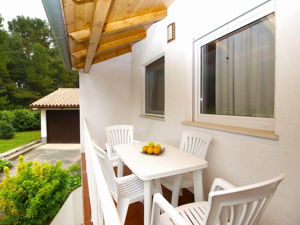 Apartment Alma 1600 Pula Luaran gambar