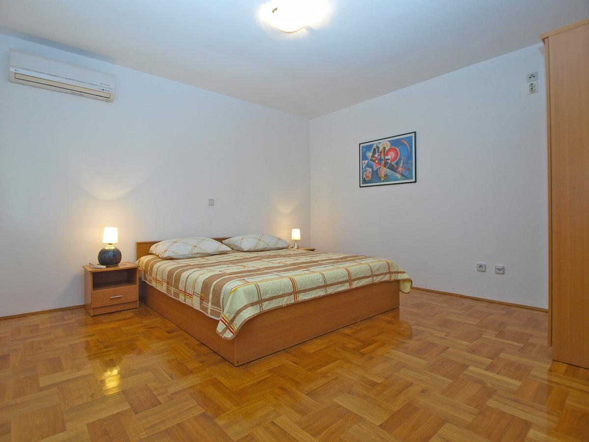 Apartment Alma 1600 Pula Luaran gambar